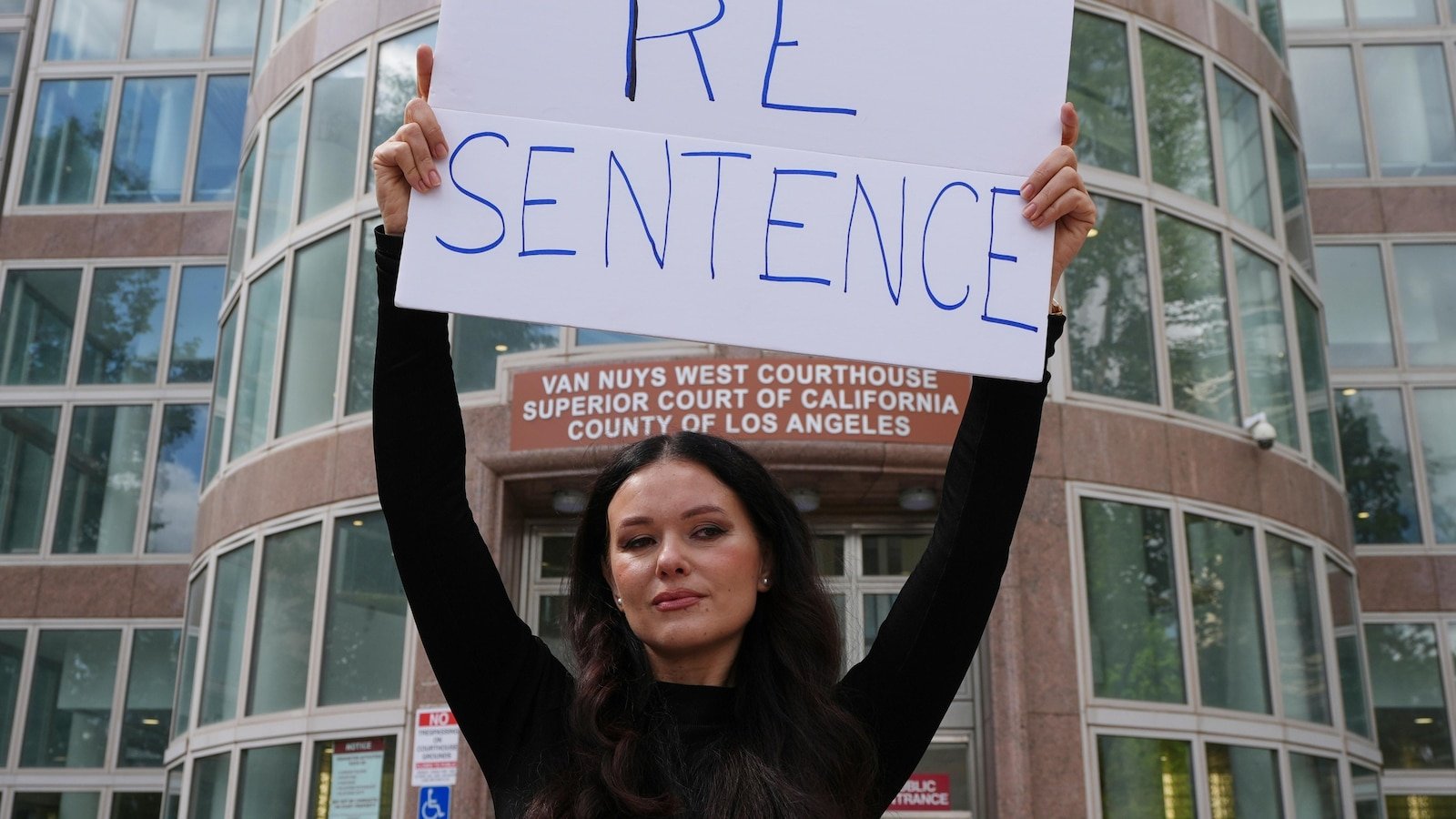 The Menéndez brothers had their reduced prayers. What follows?