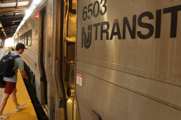 The New Jersey Traffic Strike underway; Some 350,000 travelers fight for transportation