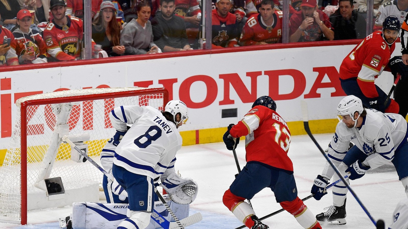 The Panthers govern Sam Reinhart for game 3, after he shot to shoot in the 2 vs. game. Hurricanes