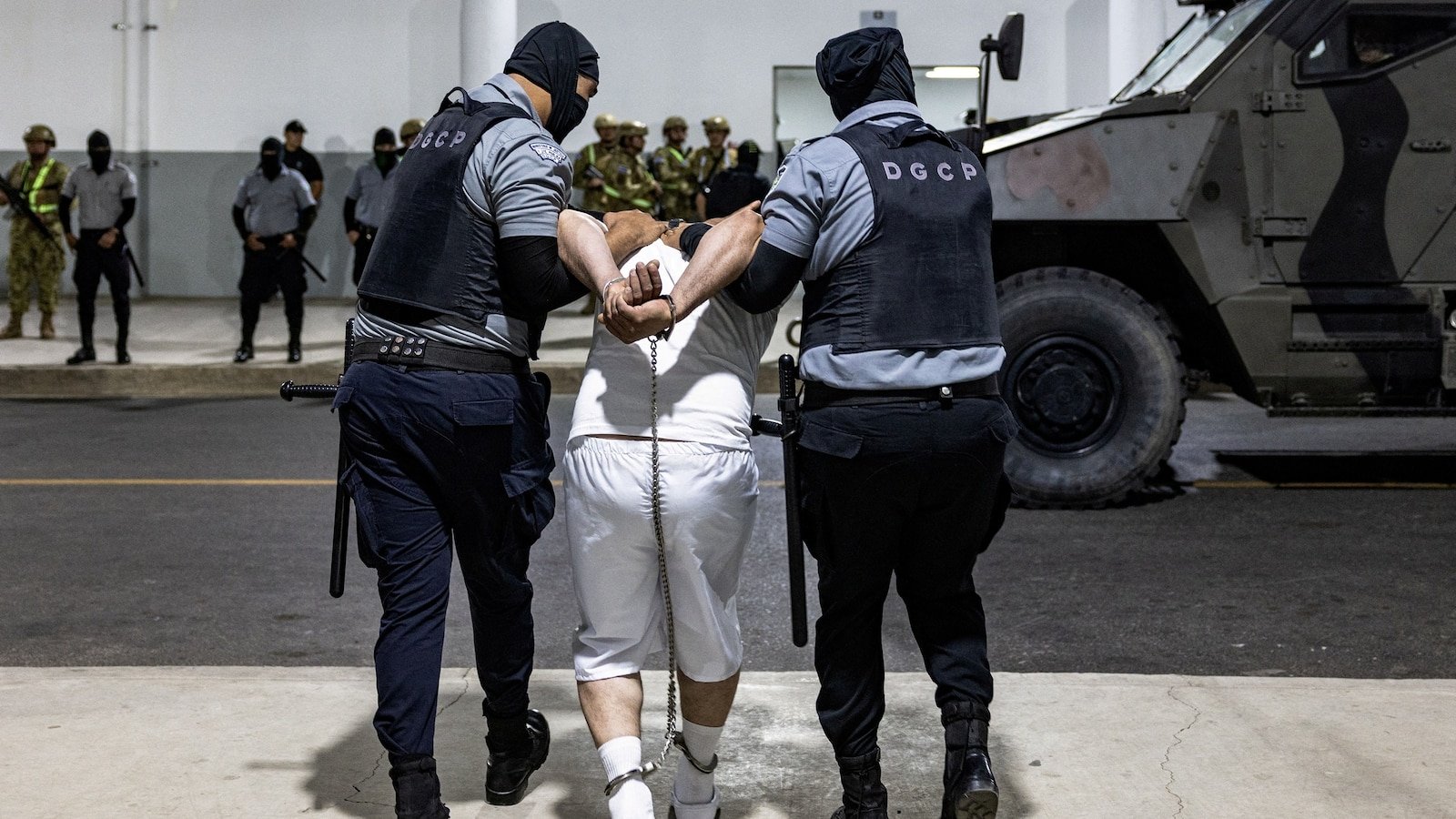 The Trump administration asks Scotus for permission to deport almost 200 Venezuelan migrants