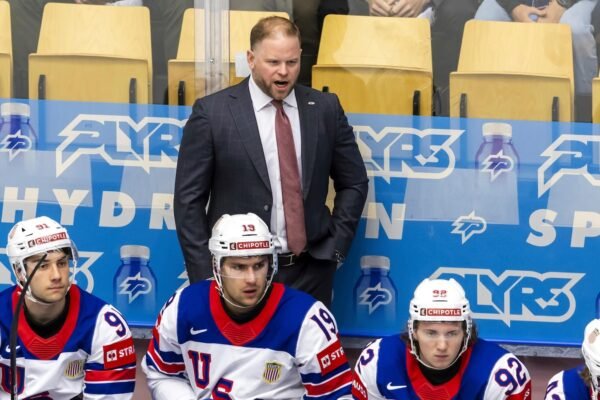 The United States scores 5 goals in the average period to defeat Kazakhstan and advance in ice hockey worlds