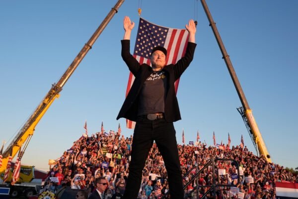 The federals ask Musk's car company how their driverless taxis will avoid causing accidents in the deployment of Texas