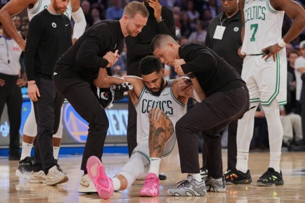 The injuries are becoming the history of the NBA playoffs. And not even the stars of the game are safe
