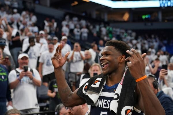 The last 4 of the NBA is established: Thunder, Knicks, Wolves and Pacers remain, and parity ascends again