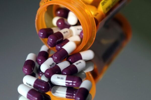 The pharmaceutical industry criticizes the drug plan that Trump says he will sign