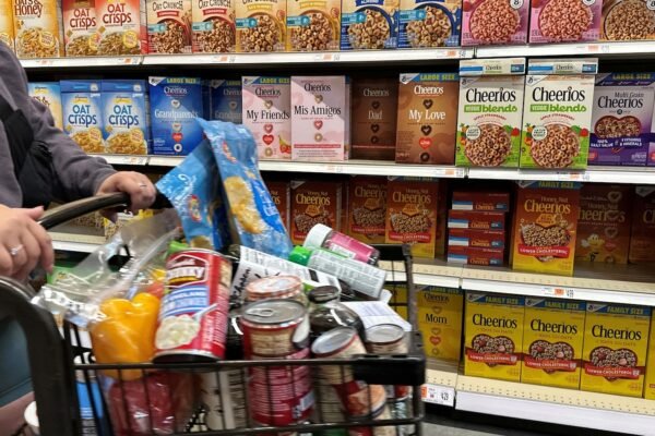 Trump states that supermarket prices and gasoline are falling. Experts say it's misleading