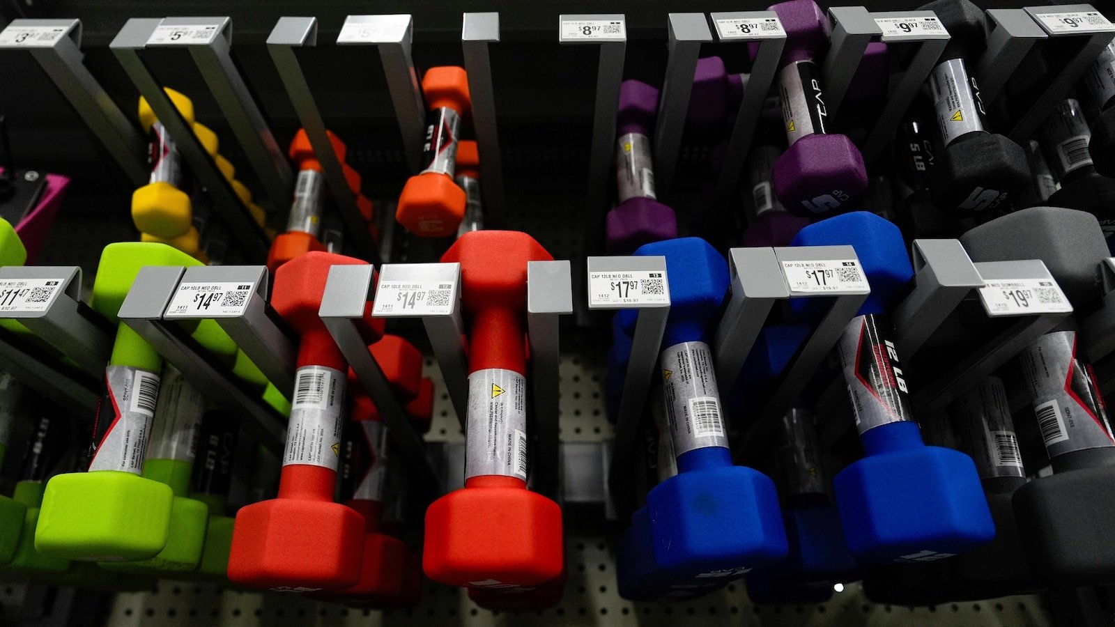 Walmart will increase prices due to tariff costs after publishing solid sales of the first quarter