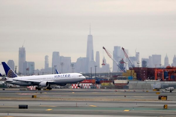 What to know about flight delays and cancellations at Newark airport