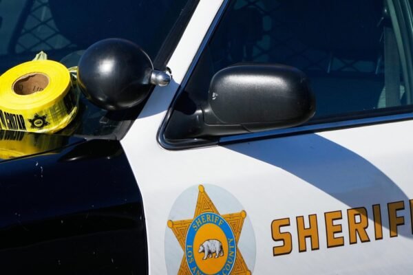 1 murdered officer, 1 wounded and another dead man in the Los Angeles County shooting