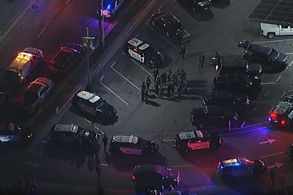 2 killed, including the officer, in the shooting in California, says the Sheriff 2 killed, including the officer, in the shooting in California, says the Sheriff