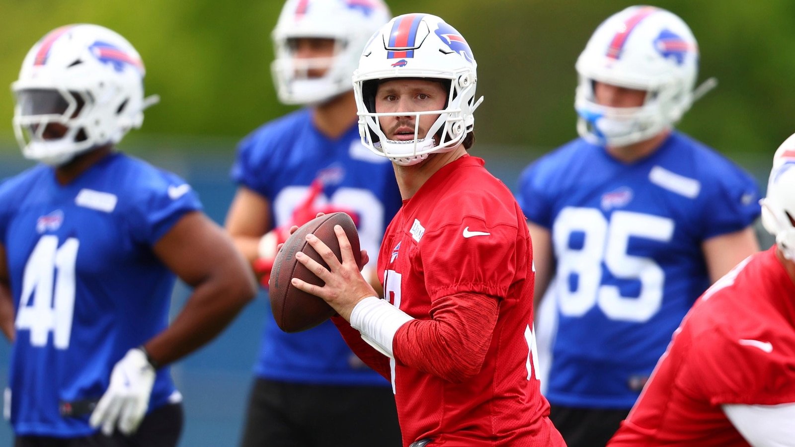 Bills QB Josh Allen and actor Hailee Steinfeld marry in southern California