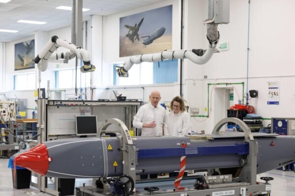 Britain is receiving a defense impulse aimed at sending a message to Moscow and Trump