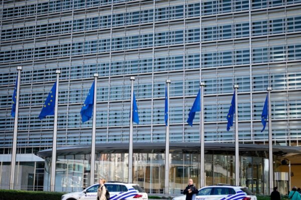 EU preparing 'countermeasted' if the tariffs deal with us collapse