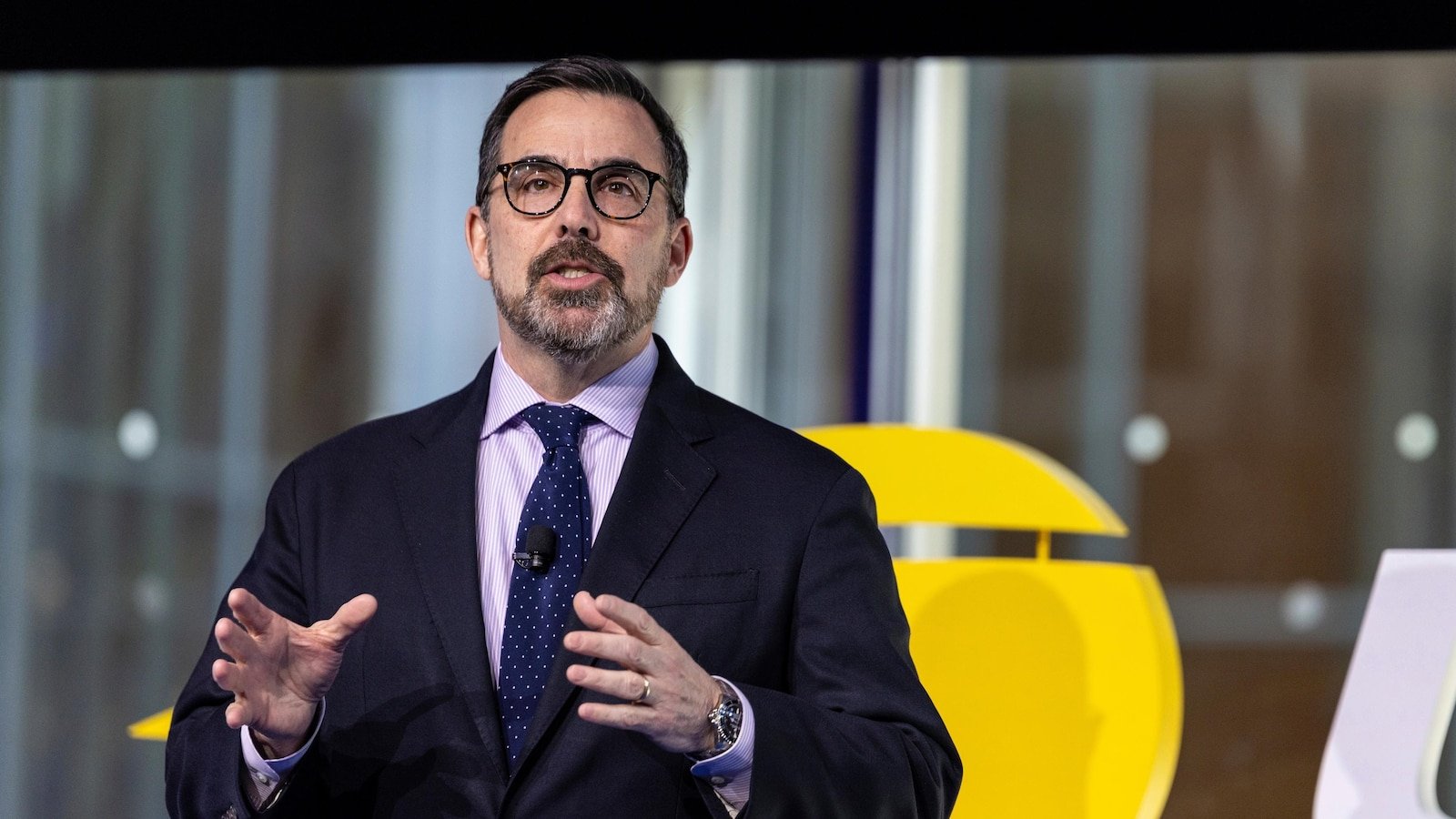 New York Mets hires Lew Sher from the US US Open Tennis Tournament as president of commercial operations