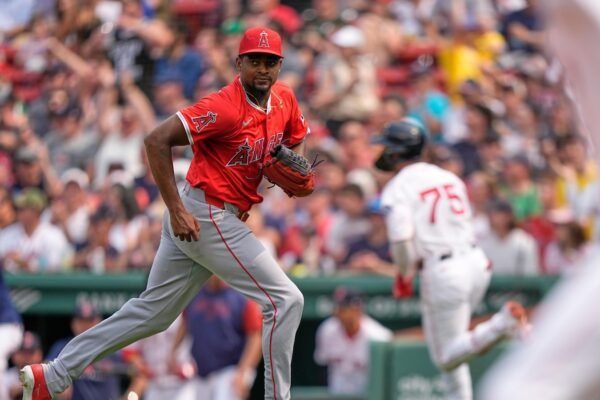 Rally of the Red Sox, then handle again to win 11-9 on Los Angeles in Rafaela's homer.