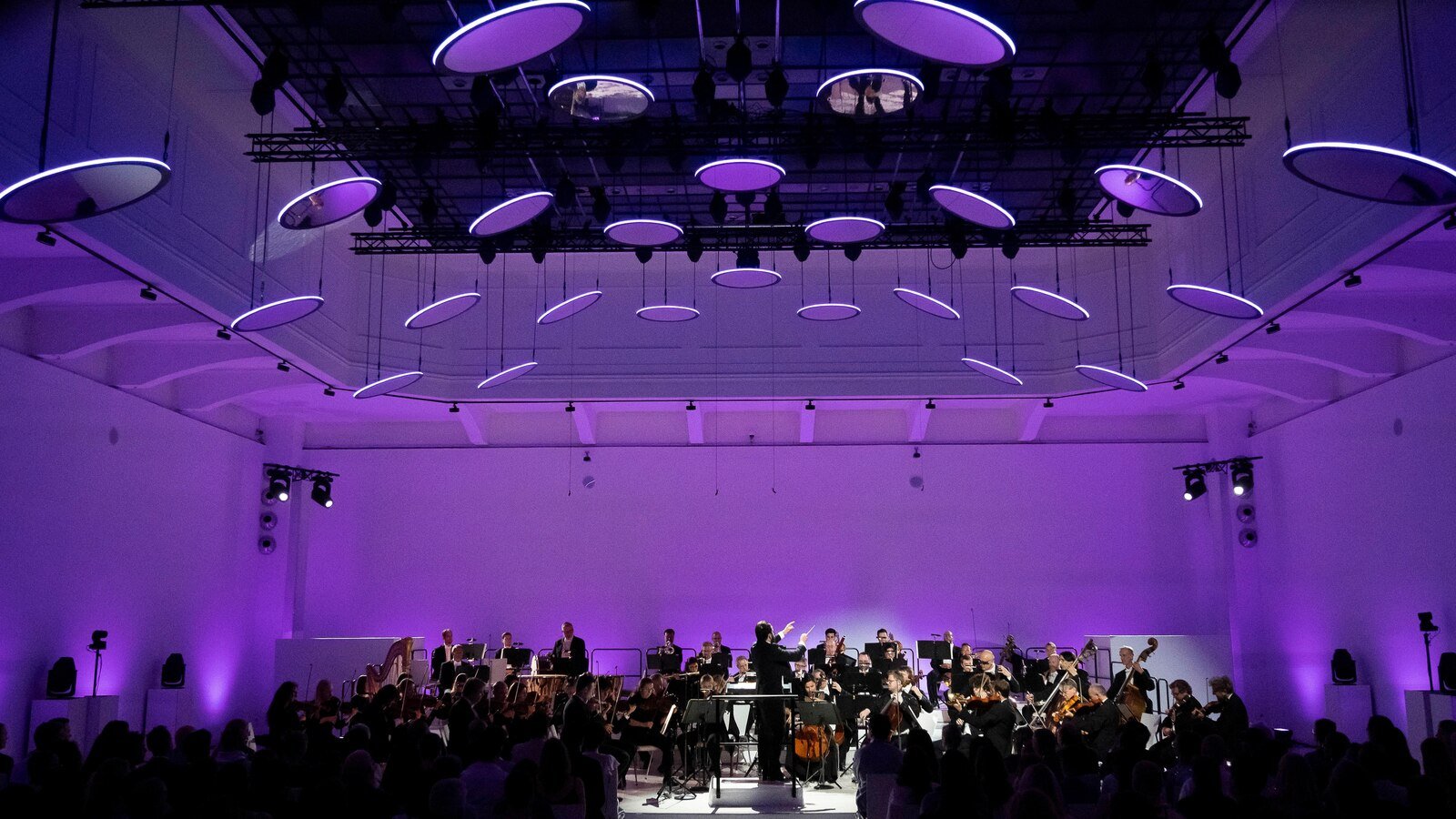 Strauss' 'Blue Danube' is transmitted to space while Vienna celebrates with a concert